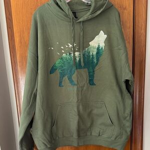 Gildan Green Hoodie with Wolf Design